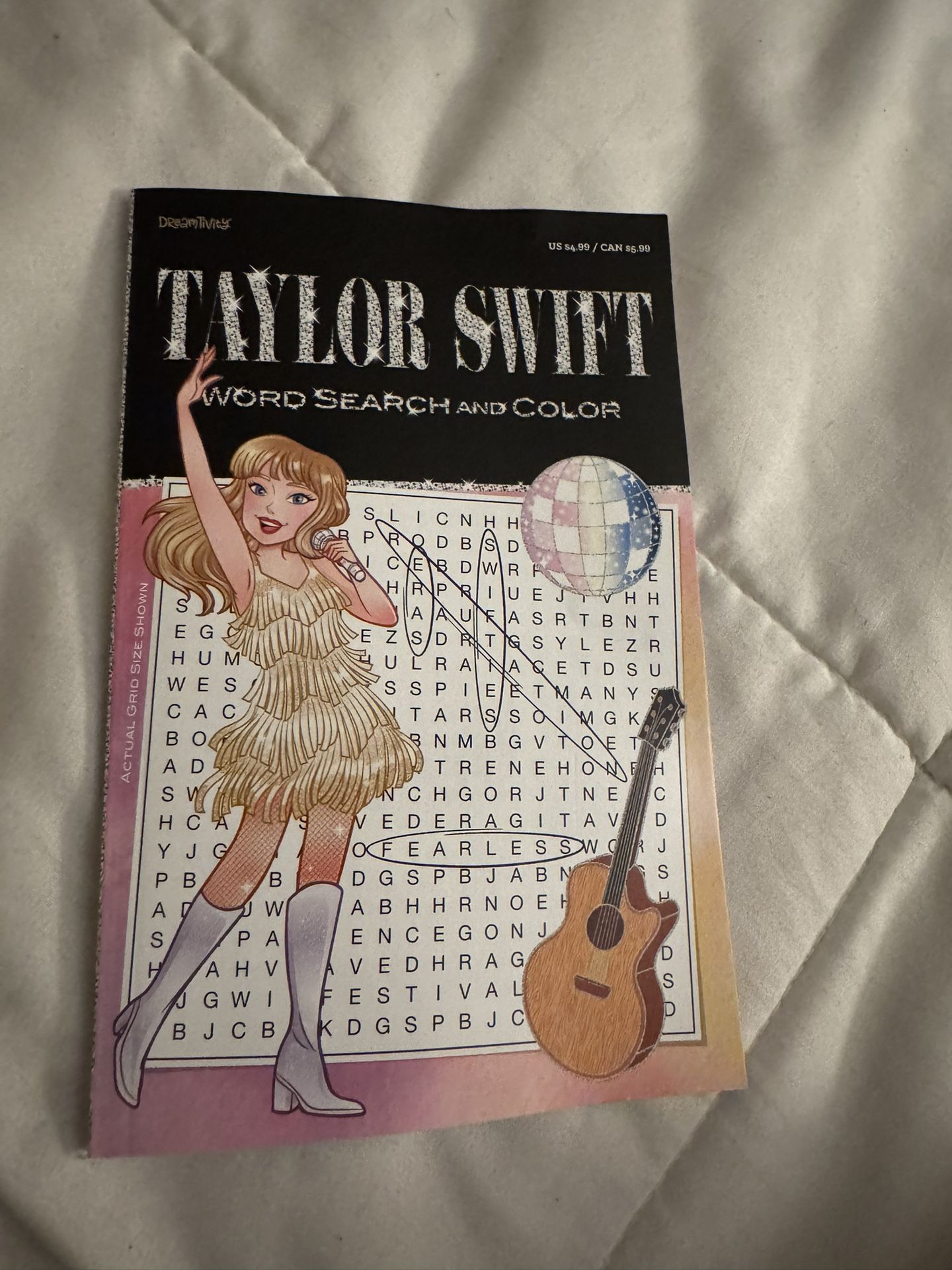 Taylor Swift Word search Book