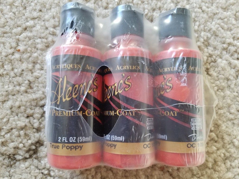 NIP 3 bottles True Poppy color paint