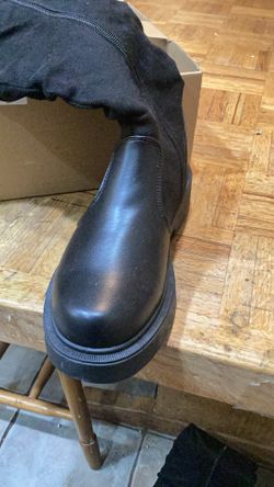 Q brand New Black Winter Boots Size. 8