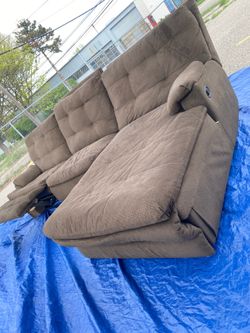 LARGE BROWN RECLINER SECTIONAL