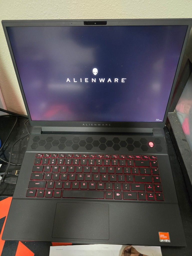 Dell alien m16 amd gaming laptop