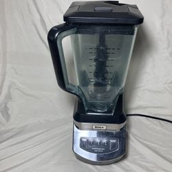 *READ* Ninja Professional Blender  NJ600 w/72 oz. Pitcher