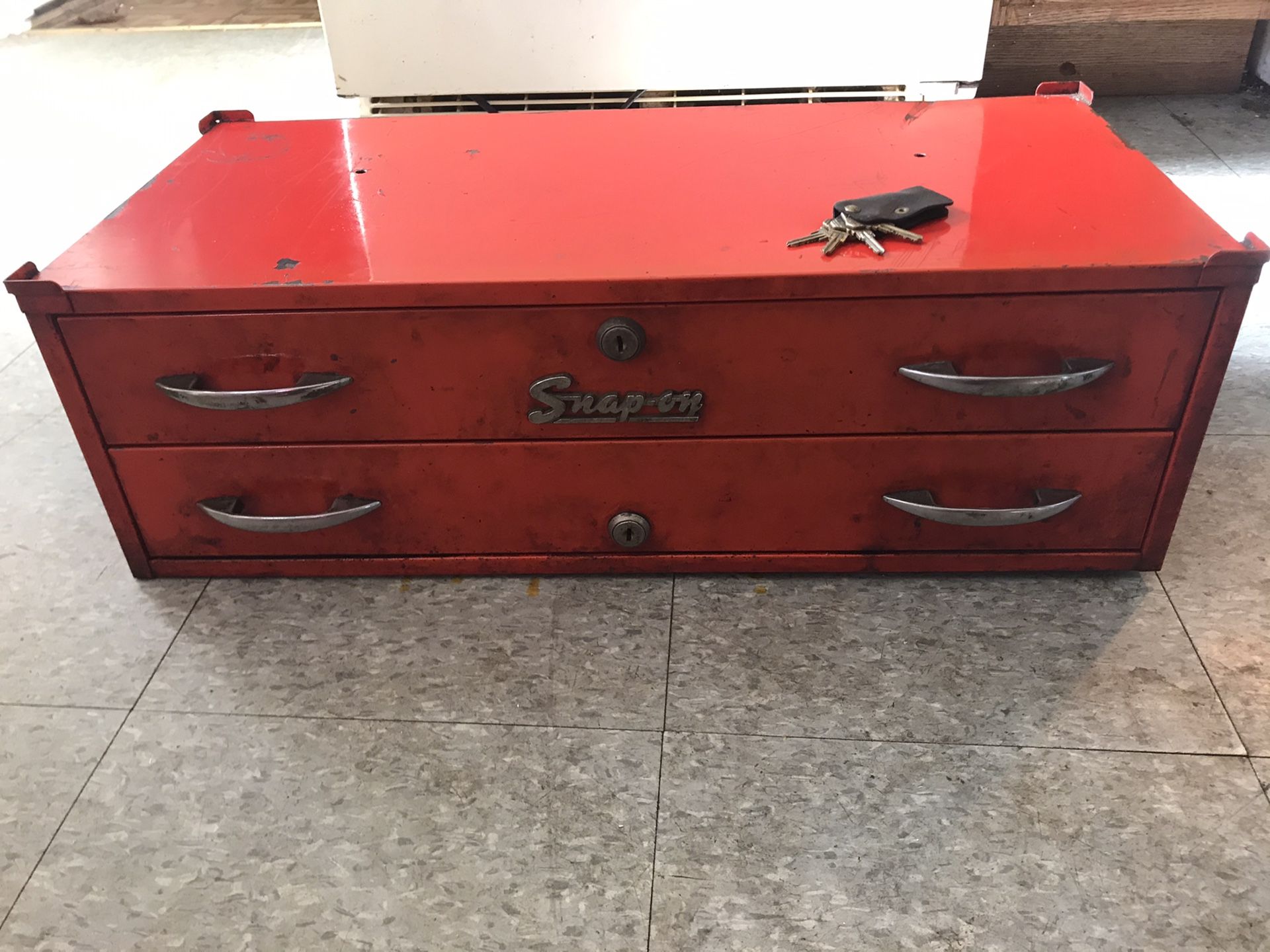 Vintage Snap on Tool Box w/ original key