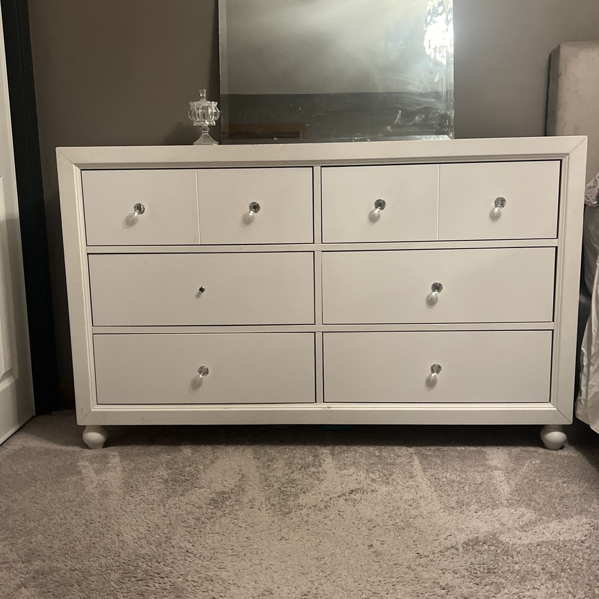 white dresser with diamond handles 