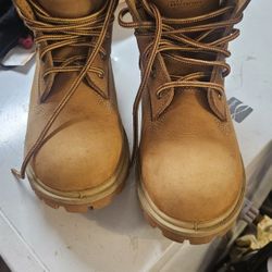 Timberland Women's Steel-toe Boots. 7.5