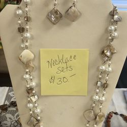 Lots Of Different Necklaces-see Info For Pricing