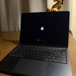Macbook Air 2025- 16GB Ram- 256GB Storage