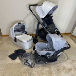 Uppababy Cruz Stroller with Bassinet and Car Seat White