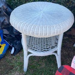 Wiker Table
