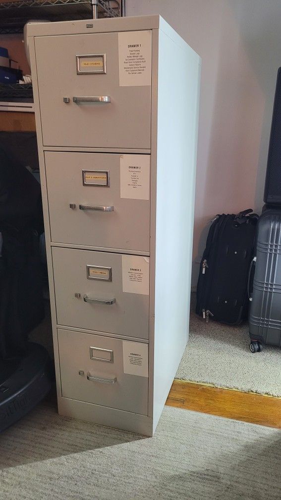 FREE FREE Filing cabinet PERFECT CONDITION