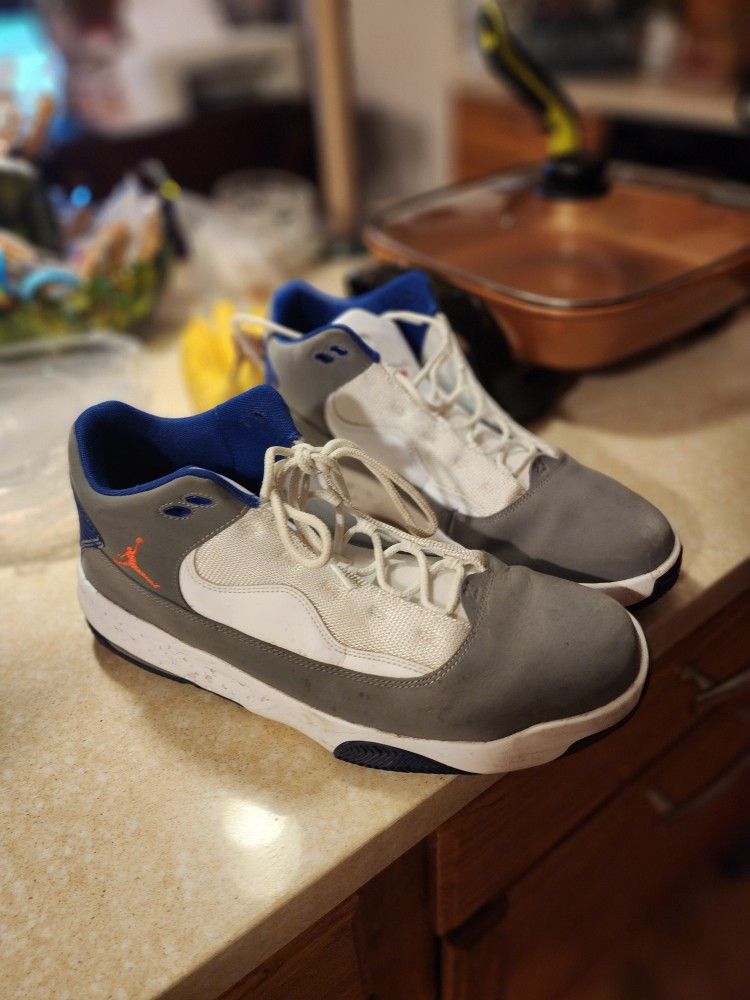 jordans size 11.5 mens like new