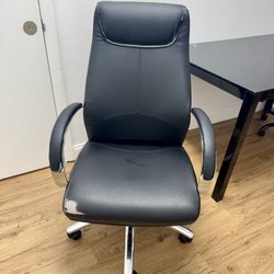 Office Chair • Local Pickup • Basic Wear & Tear 