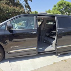2012 Toyota Sienna