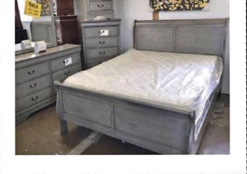 GREY QUEEN 7 PCS BEDROOM SET WITH ALL DRESSERS AND MATTRESSES INCLUDED NEW