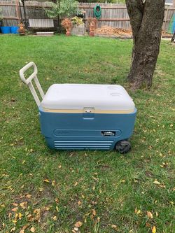 Igloo Max Cooler ( Weeled)