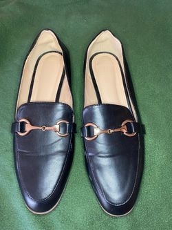 Women’s black loafers w/ horsebit hardware