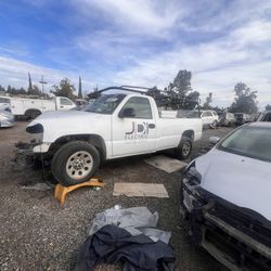 Parts For Chevy Y Mas De 200 Carros Para Partes