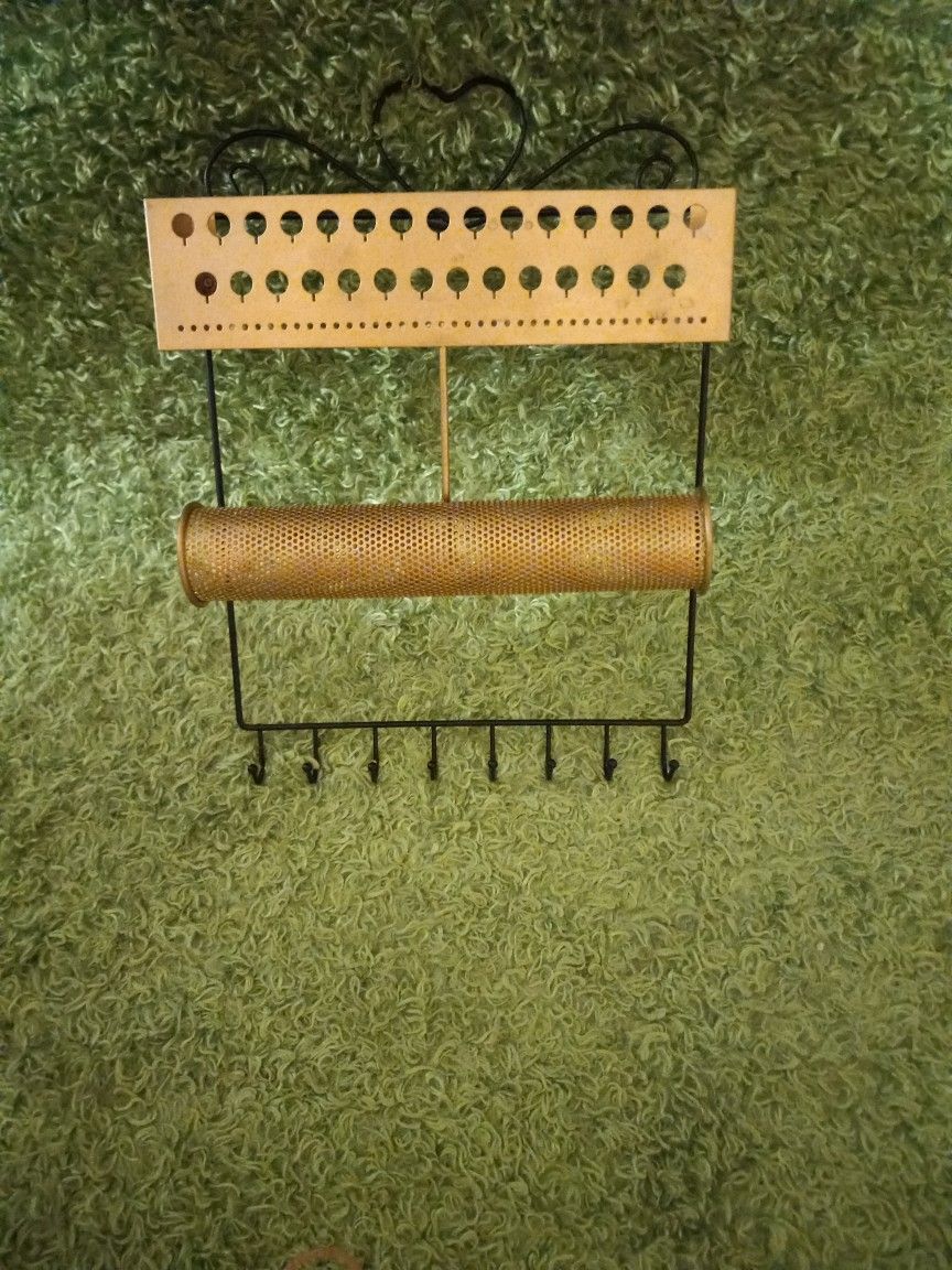 Holder Necklace/Bracelet Used