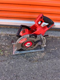 Milwaukee 71/4 circular saw