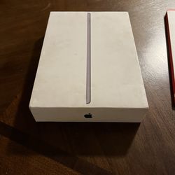 IPAD 7 GEN GRAY 32 GB kIT 