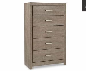 Queen Bed & Vertical Dresser