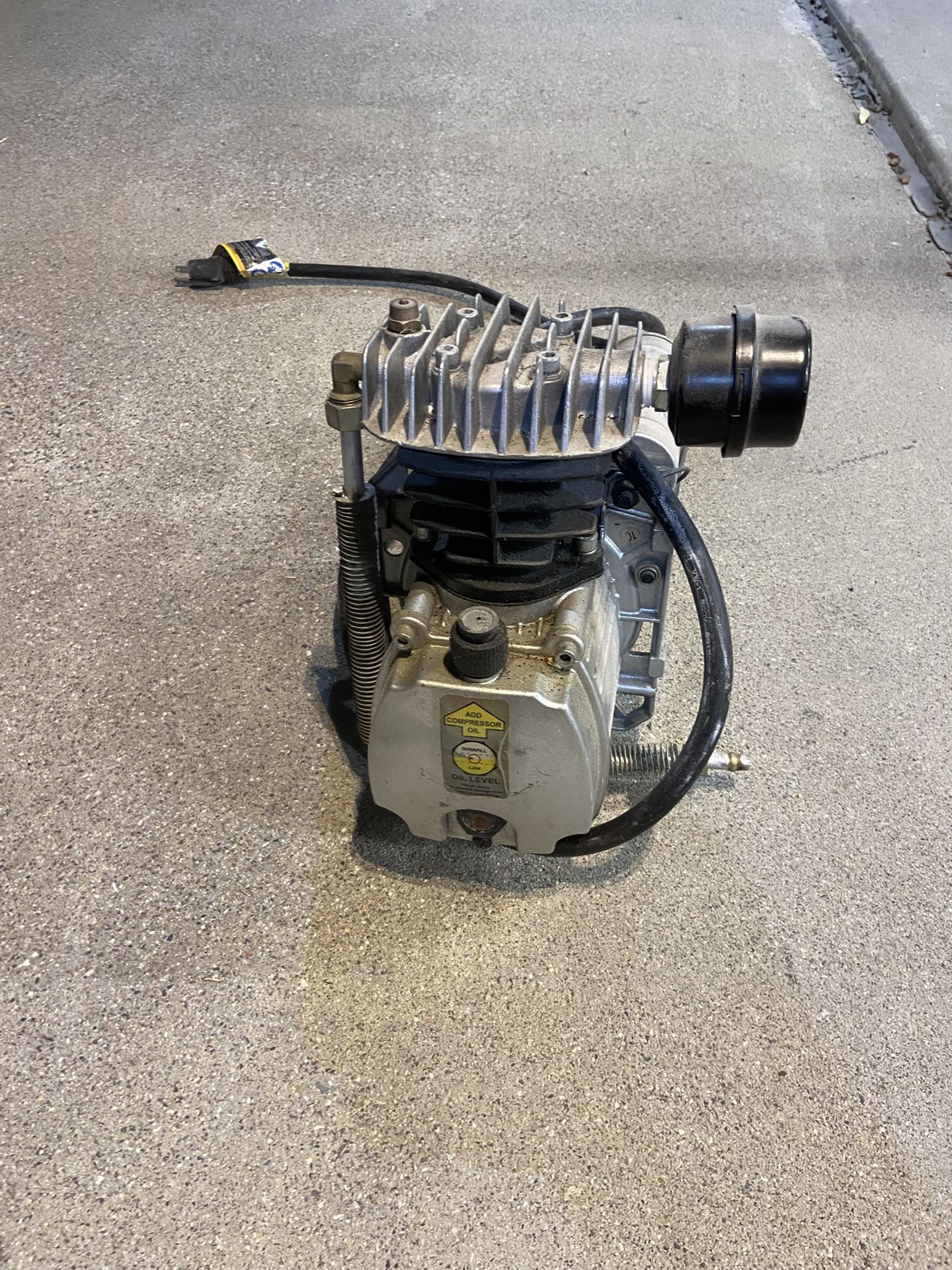 21 Gallon Air Compressor Pump