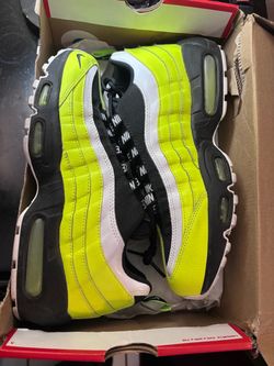 Nike Air Max 95 Volt Glow Size 8.5