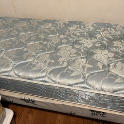 Trundle Bed With Frame, Sheets, Bed Spread And Pillow Case 