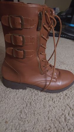 NICE PAIR OF BOOTS IN GOOD CONDITION FOR SALE