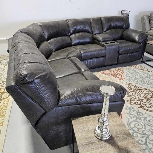 Brand New Almost Black Tambo Reclining Sectional / Easy Financing & Fast Delivery 