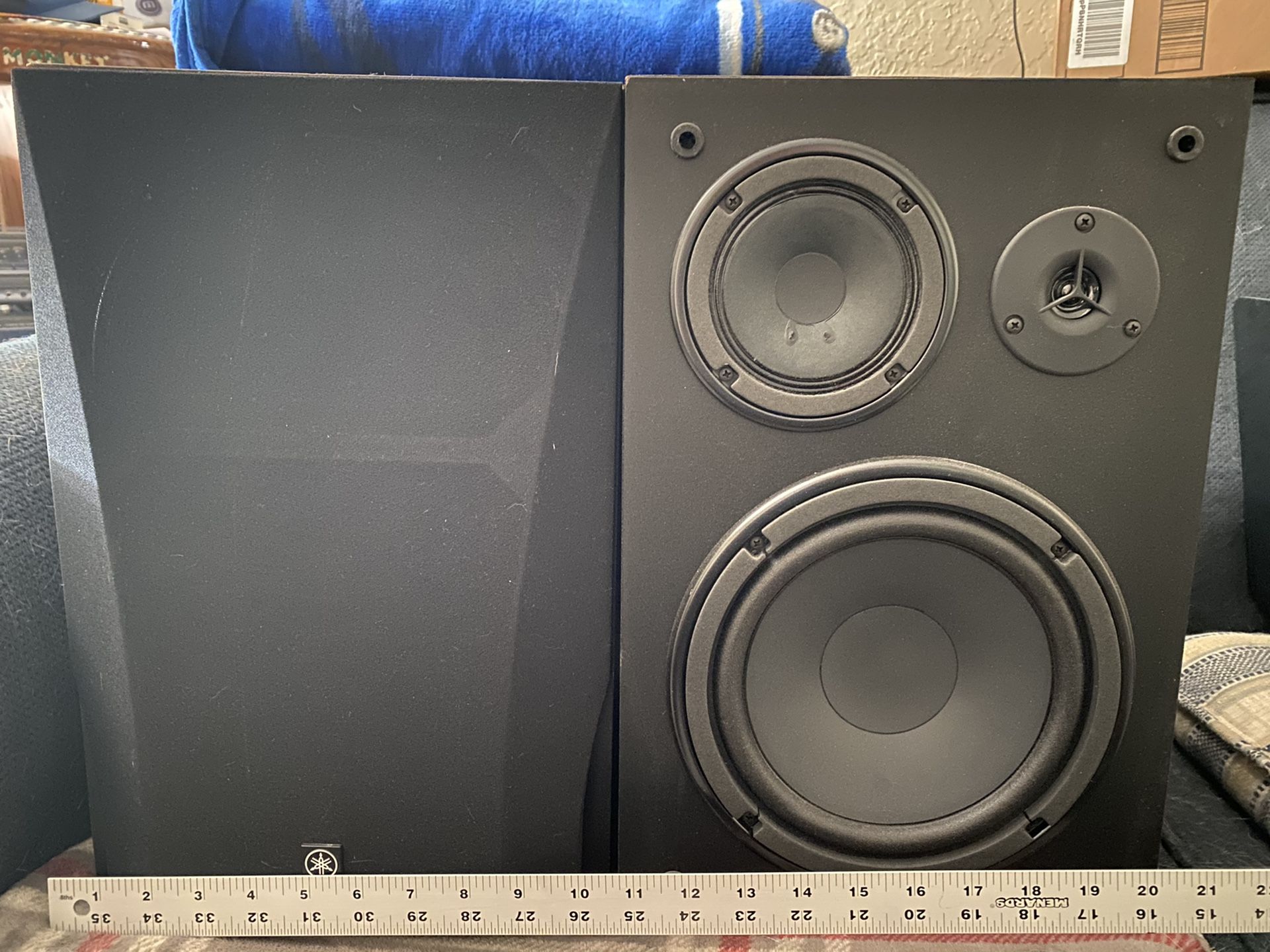 Yamaha Bookshelf Speakers (2) NS-A738