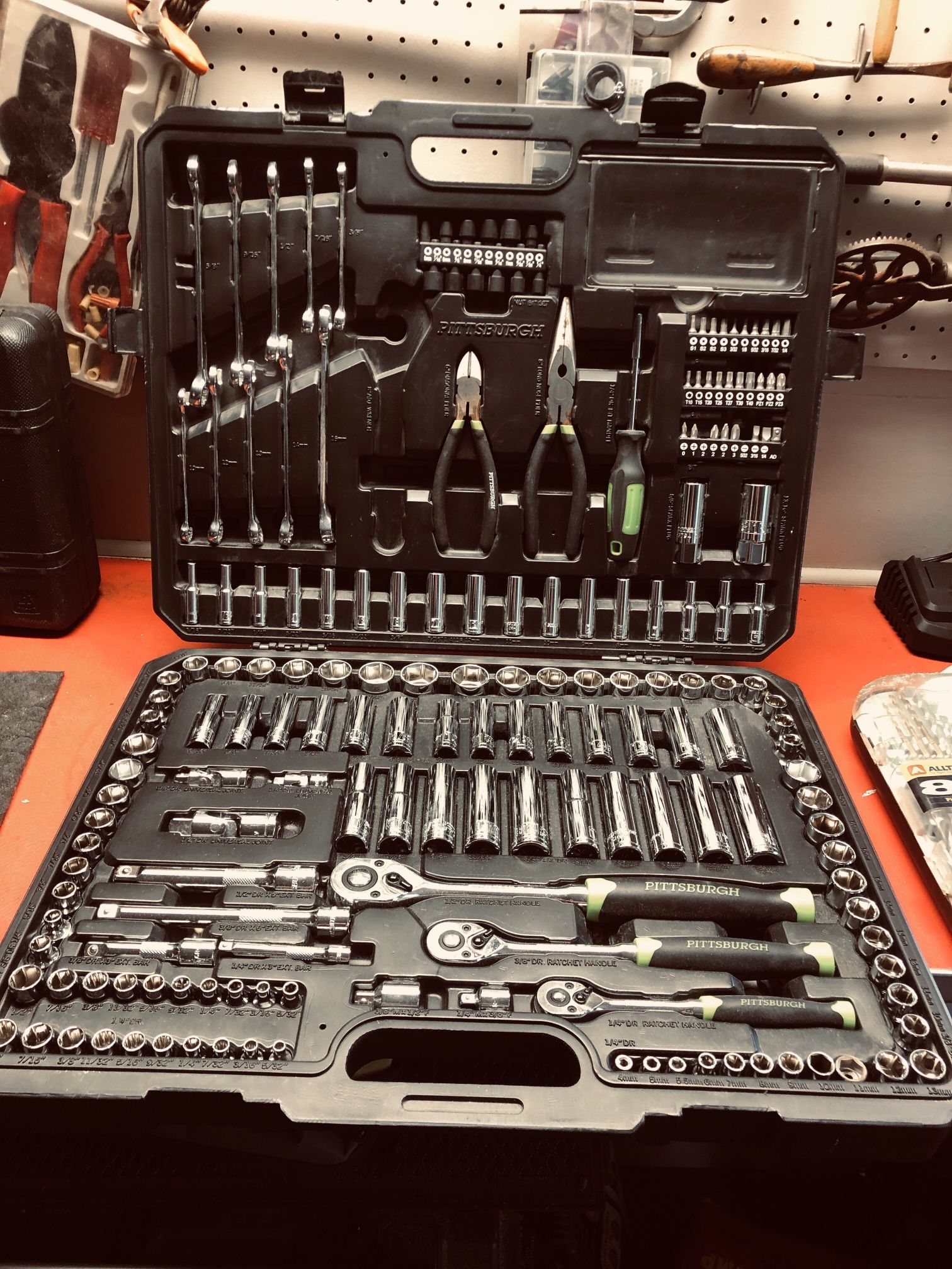 NEW Pittsburgh 223/225 Piece Mechanics Tool Set