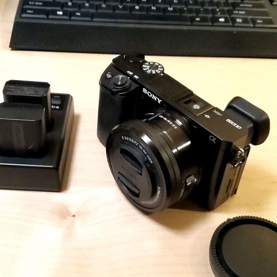 Sony Zv-E10 + MORE (A6100 Pictured)