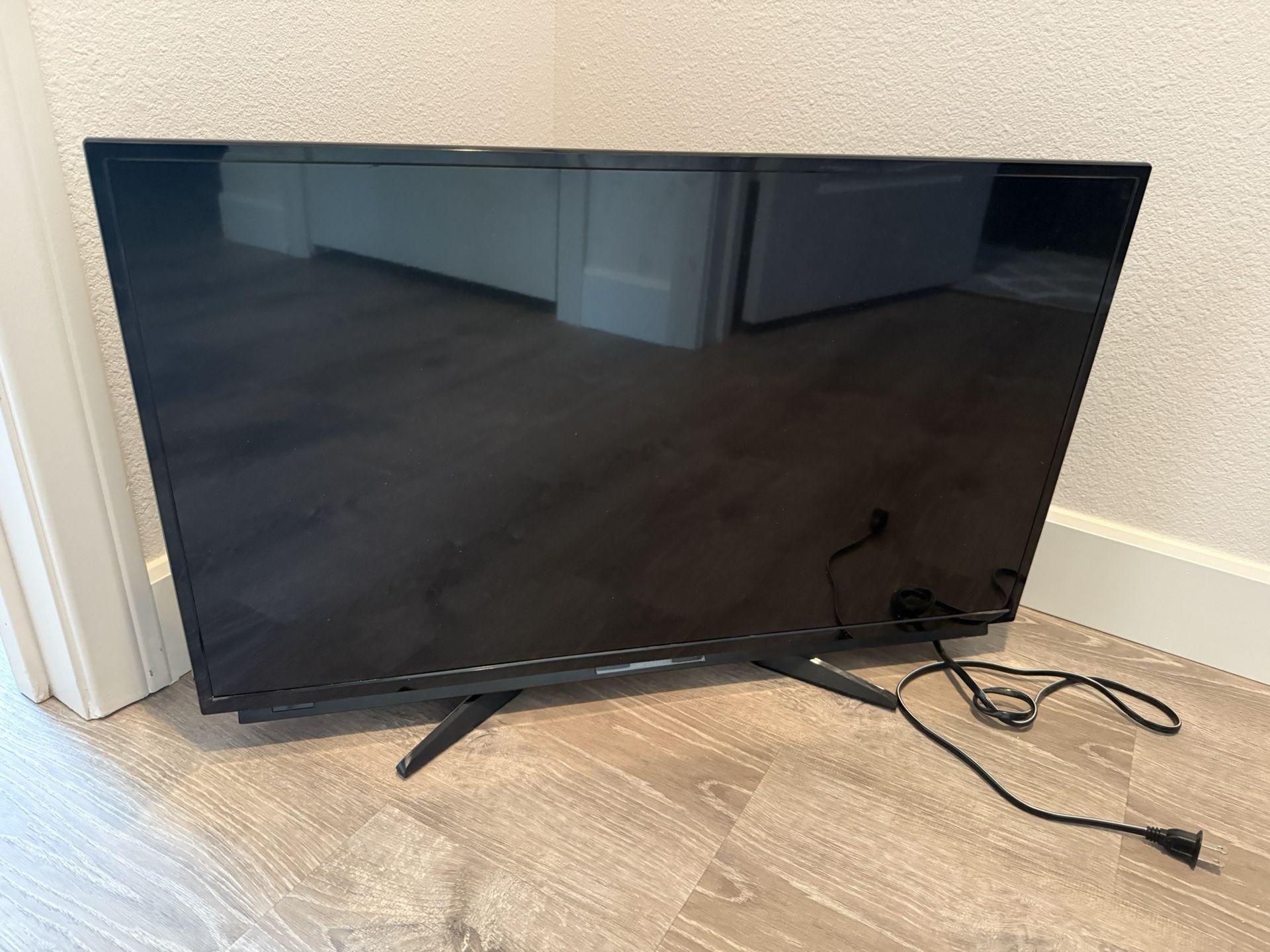 32” SHARP LED TV – Works great (Best Buy Model)