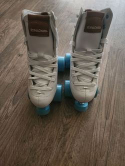ROLLER SKATE