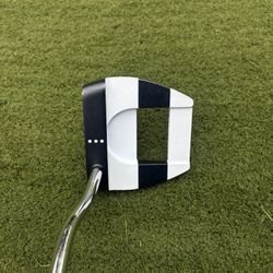 Odyssey Jail Bird Putter, Right Hand, 38”, Head Cover Included