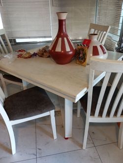 Table 4 chairs