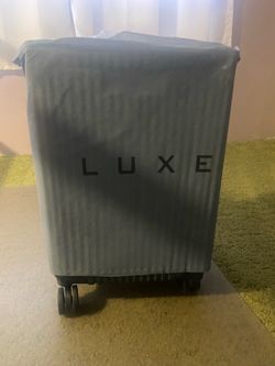Luxe roller suitcase luggage