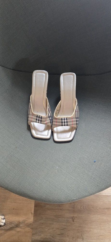 Burberry Shoes Size 7.5