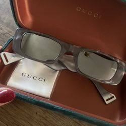 Gucci Sunglasses (GG0516s)