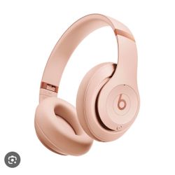 Beats studio Pro x Kim K 