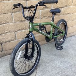 REDLINE RECON FREESTYLE BMX BIKE