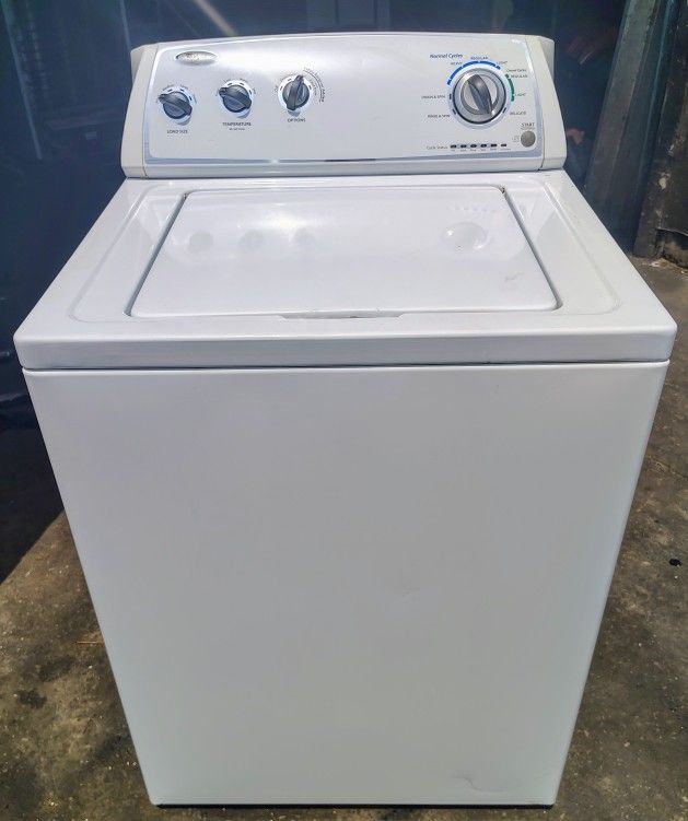 Very Clean! Whirlpool Heavy Duty Super Capacity Washing Machine!