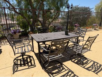 Patio Table and 6 chairs with cushions