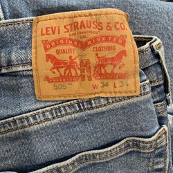  Men’s 505 levi’s Size 34x34 And 32x34