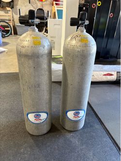 2 Aluminum 80 Scuba Tanks / Cylinders - Luxfer AL80