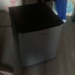 Mini Fridge 