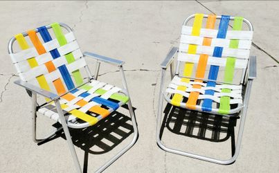 Pair of Vintage Aluminum folding chairs in great Condition