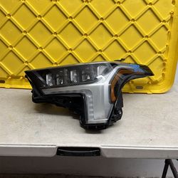 Toyota Tundra left Headlight Projector 2022 2023 2024 2025