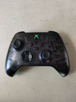 Xbox series wireless controller with rechargeable battery